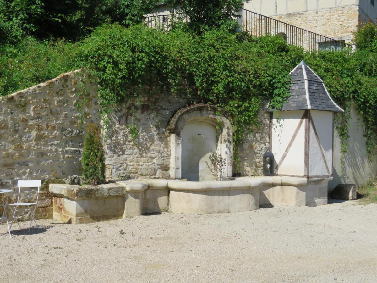 Chateau De Gaubert Terrasson-Lavilledieu Exterior photo